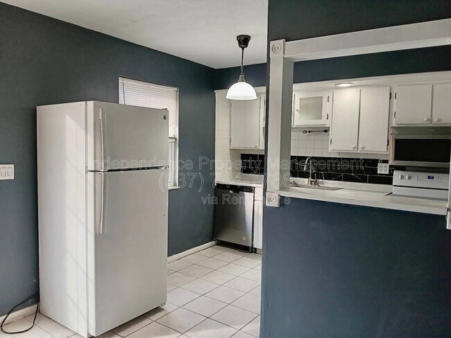 Building Photo - 1173 Navaho Dr