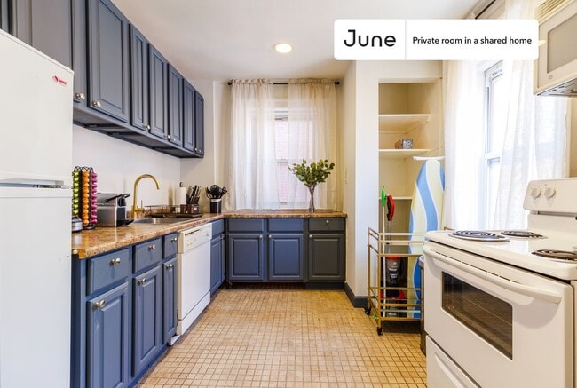 Building Photo - Room in Shared 4 bed/1 bath home