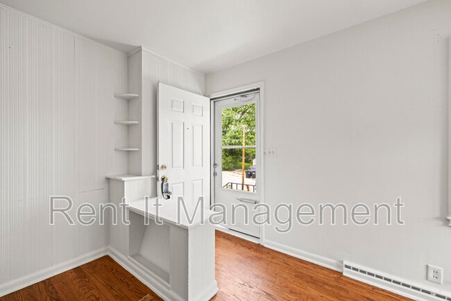 Building Photo - 3501 Redick Ave