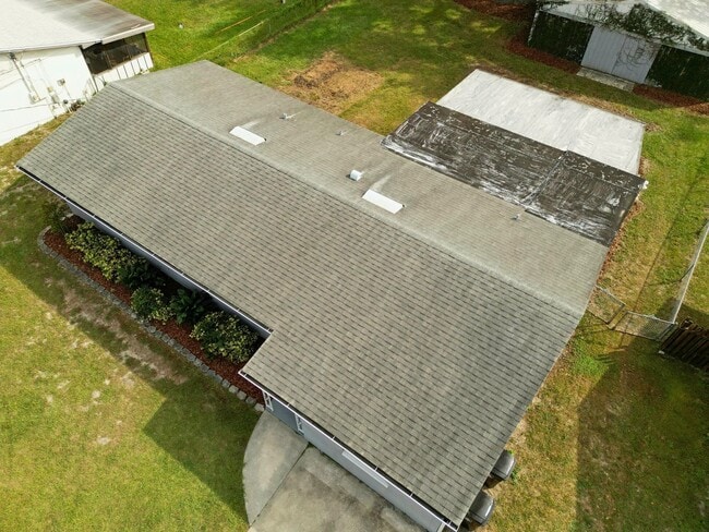 Building Photo - 4 bed 2 bath home