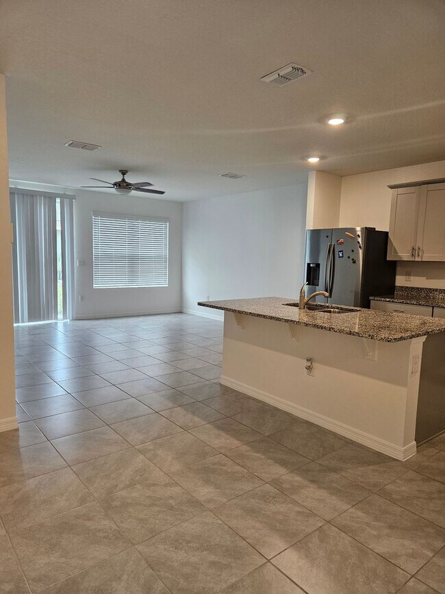 Building Photo - 3 bedroom 2.5 Bath home in Port Orange FL