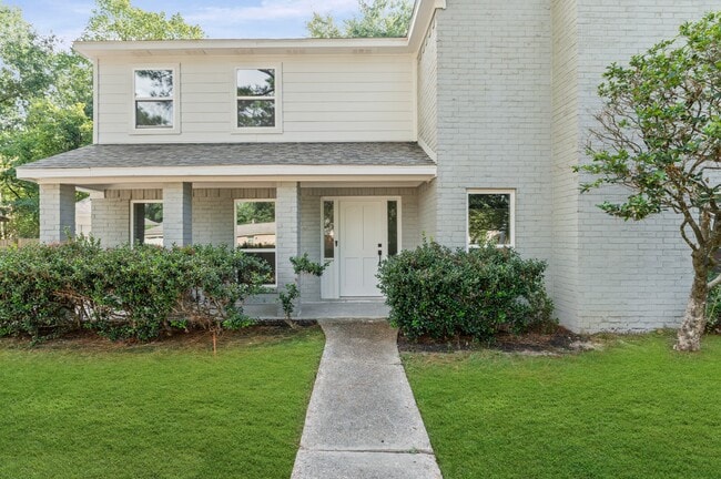 Building Photo - 17711 Fireside Dr