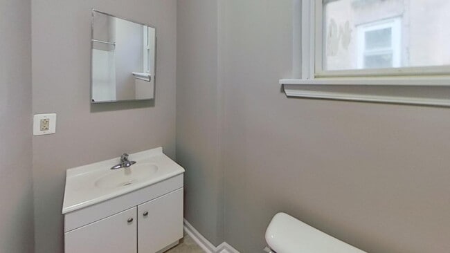 Building Photo - 2429 N Bouvier St