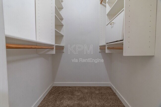 Building Photo - 1217 Aberdeen Ave