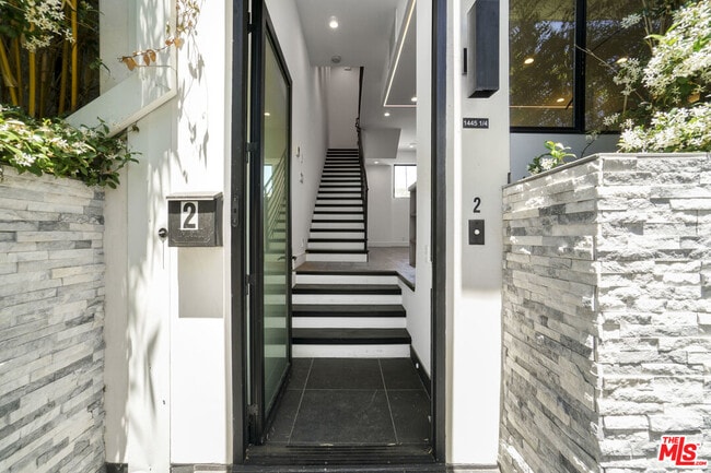 Building Photo - 1447 N Martel Ave