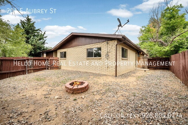 Building Photo - 201 E Aubrey St