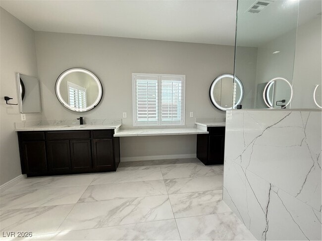 Building Photo - 132 Dunblane St