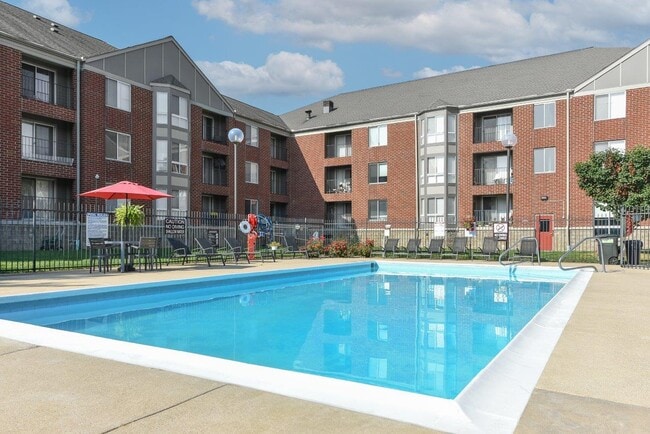 Building Photo - Pointe at Saint Joseph Apartment Homes