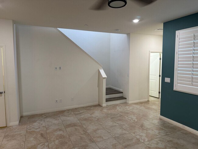 Building Photo - 2983 Duverney Ave