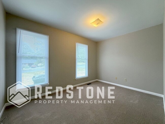 Building Photo - 2302 Morningside Dr