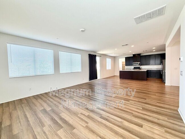 Building Photo - 34124 Thistlewood Ave