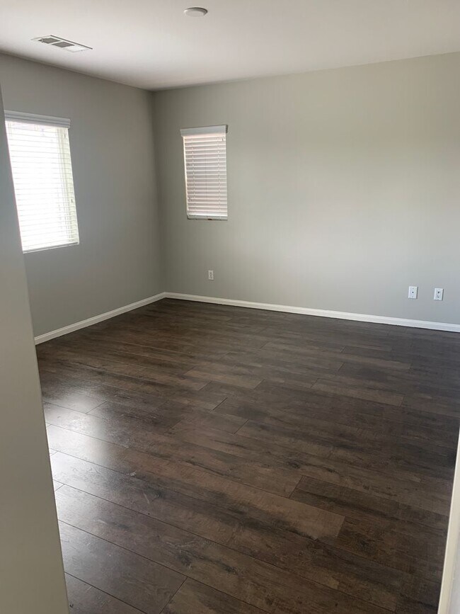 Building Photo - 3 Bedroom Condo for Rent in Murrieta