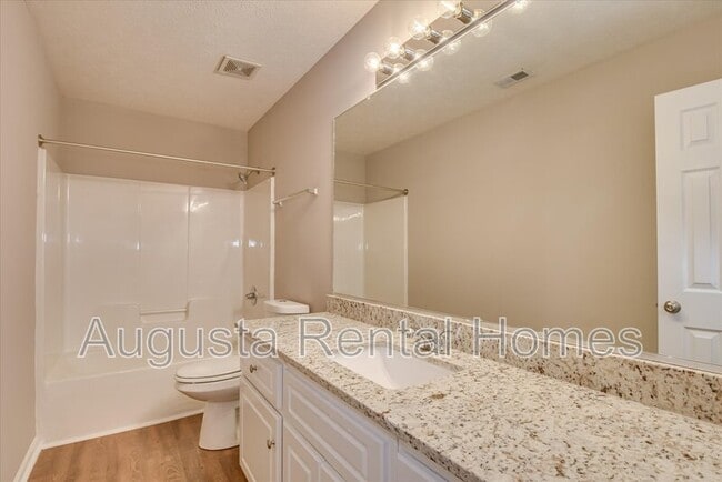 Building Photo - 109 Kelly Dr