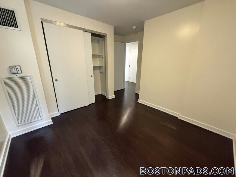 Building Photo - 40 Boylston St