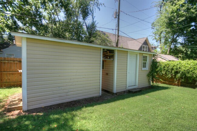 Building Photo - 2715 Thornton Cir SW