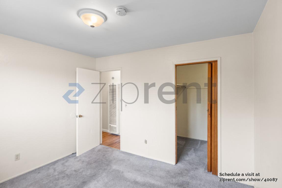 Building Photo - 3809 Buell St
