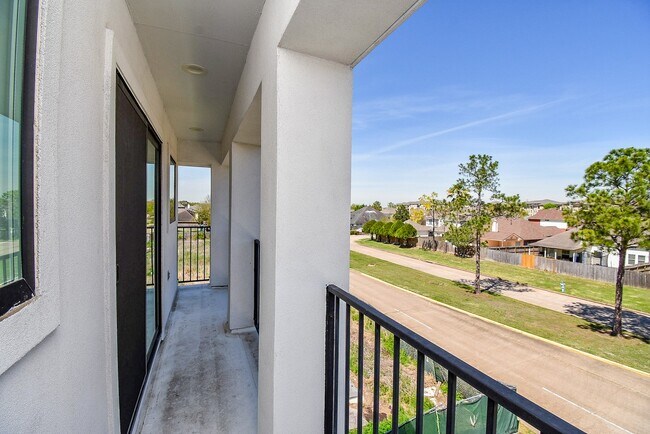 Building Photo - 15000 S Richmond Ave