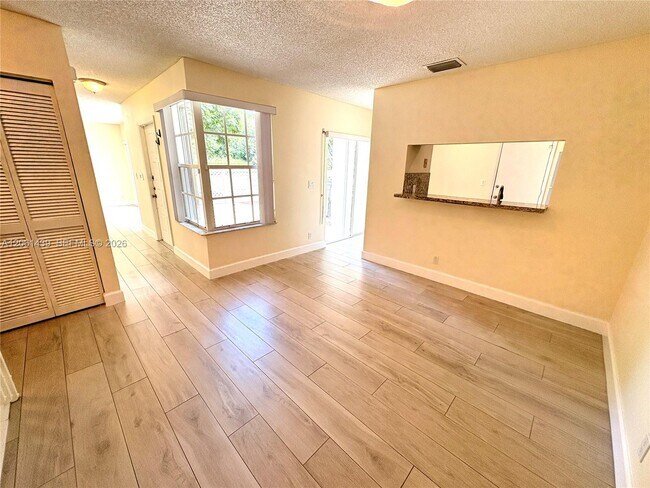 Building Photo - 11196 Longboat Dr