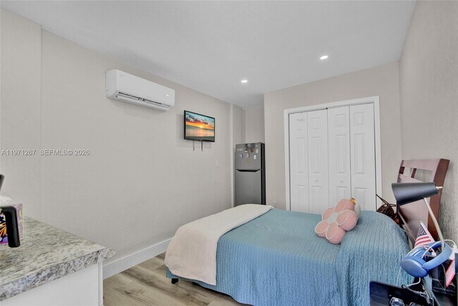 Building Photo - 15962 SW 138th Ct