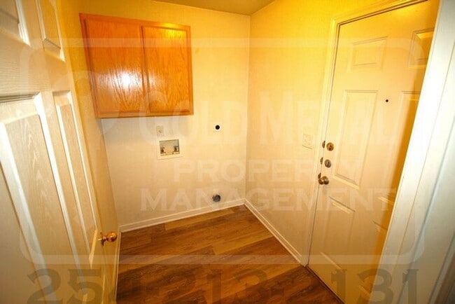 Building Photo - 3700 Ys Pak Ct