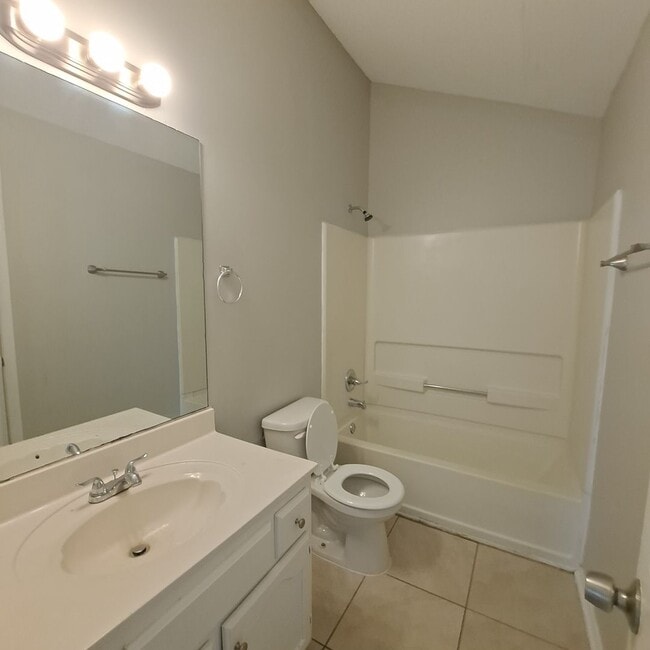 Building Photo - 7340 Dunbarton Dr