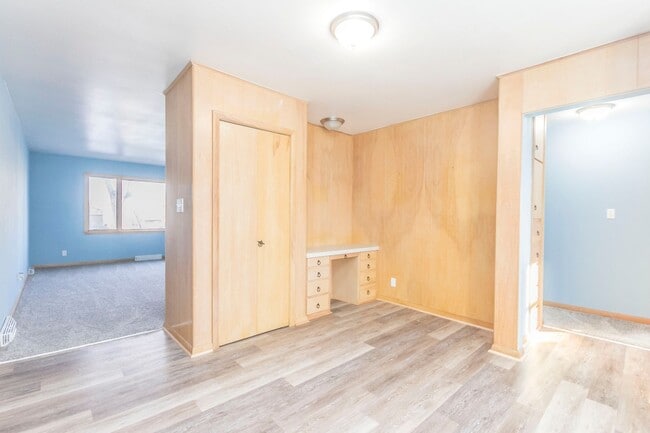 Building Photo - Spacious 3 Bedroom 1 Bathroom