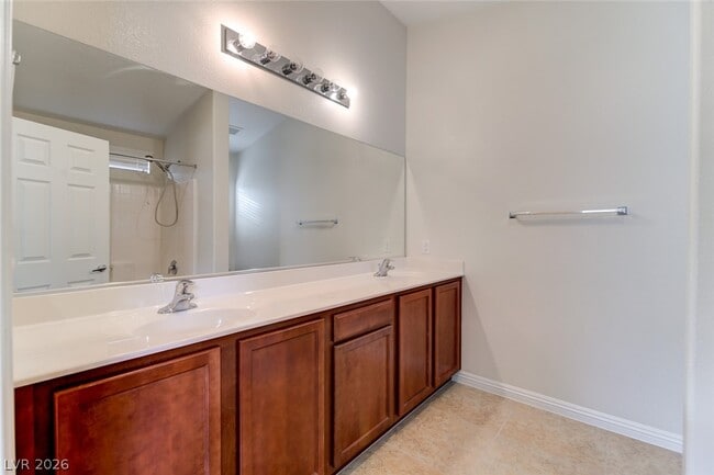 Building Photo - 6117 Riverwalk Falls St