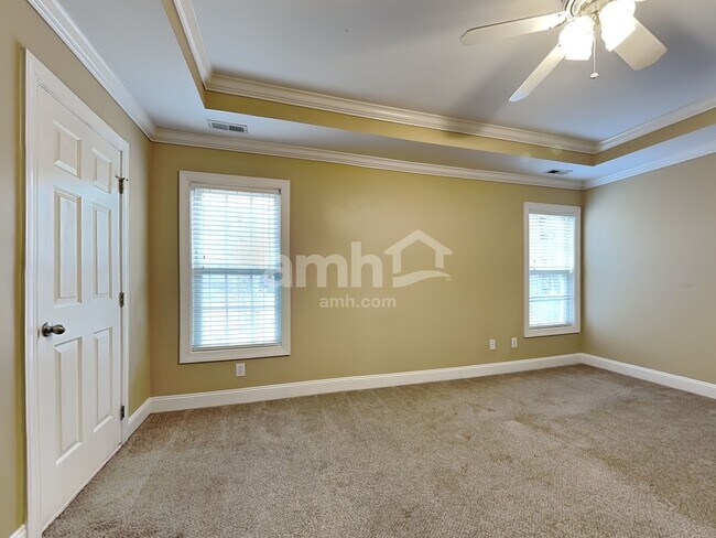 Building Photo - 347 Mockingbird Ln