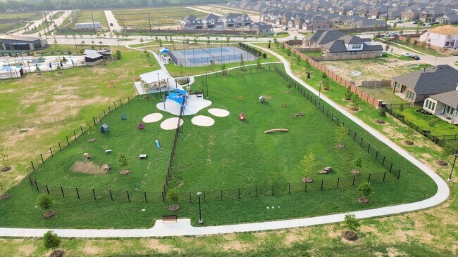 Building Photo - 804 Lake Lacosta Dr