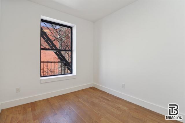 Building Photo - 3 bedroom in BROOKLYN NY 11206