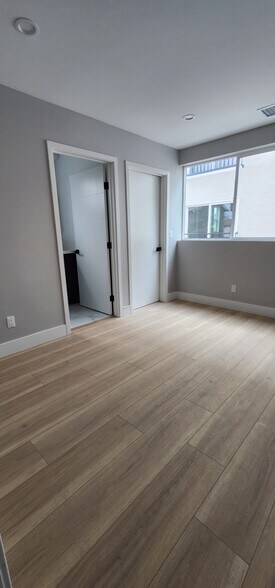 Building Photo - 5729 Klump Ave