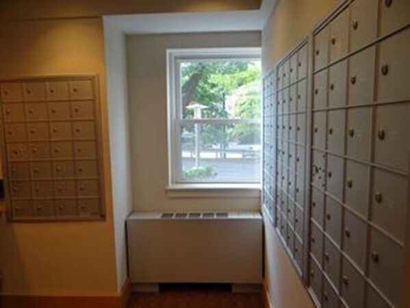 Building Photo - 1600 Beacon St