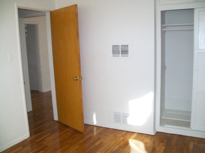 Building Photo - 1466 S Sherbourne Dr