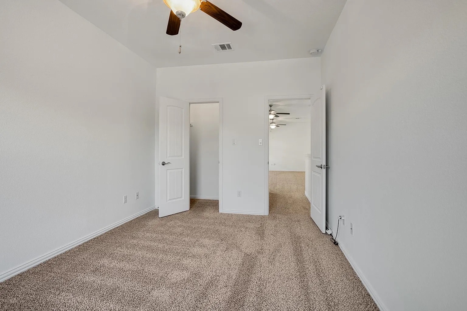 Building Photo - Room in House on Rancho Verde Dr