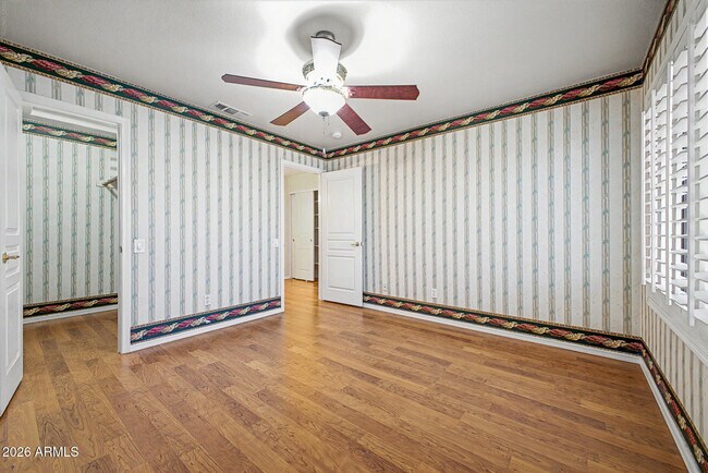 Building Photo - 1722 E Samuel Dr