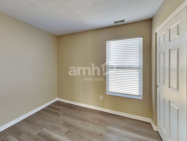 Building Photo - 368 Locust Forge Ln