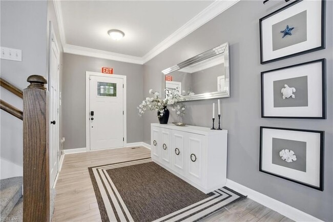 Building Photo - 1859 Parkview Ave