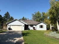 Building Photo - Buffalo Hills Golf Course River Front 3 be...