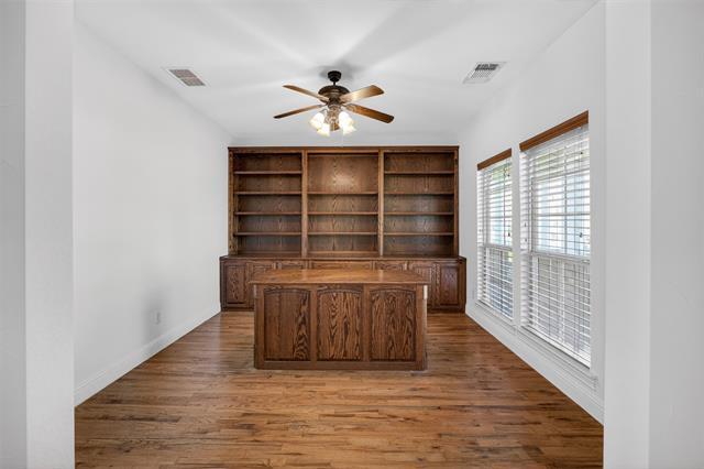 Building Photo - 4405 Wolf Ct
