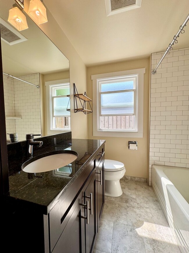 Building Photo - West Seattle ~ Alki Beach Home