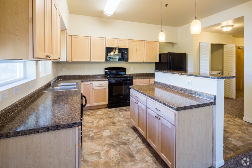 Kitchen - The Residences at Northwood