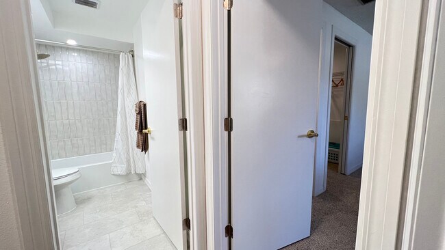 Building Photo - 2870 Rampart Cir