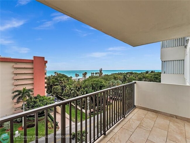 Building Photo - 1150 Hillsboro Mile-