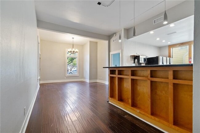 Building Photo - 3210 Hampton Rd