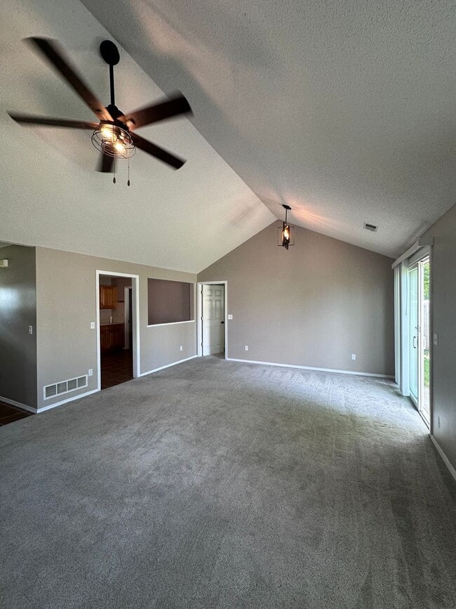 Building Photo - Spacious Home in Prime Manhattan Location ...