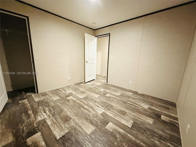 Building Photo - 334 Oak Crest Dr