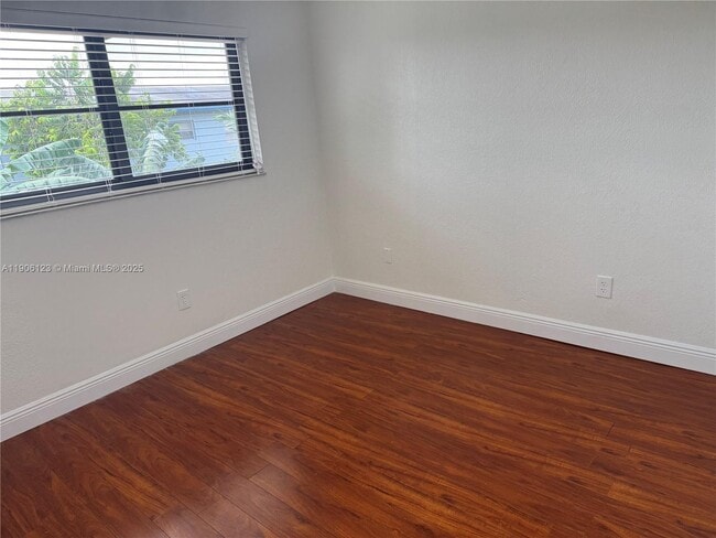 Building Photo - 3466 SW 112th Ave