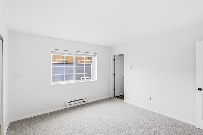 Building Photo - Orchard Hills Condominium Spacious 2-Bedroom Townhome with Modern Upgrades & Great Amenities