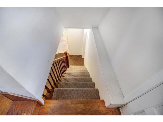 Building Photo - 3829 Ewing Ave S