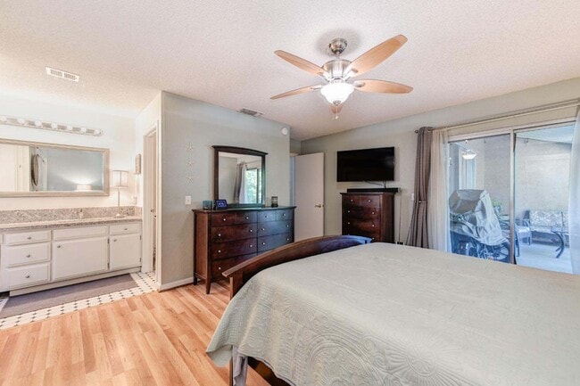 Building Photo - 821 Florin Rd